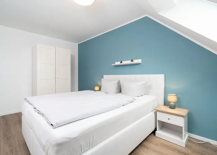 Sunseeker House No 2 *