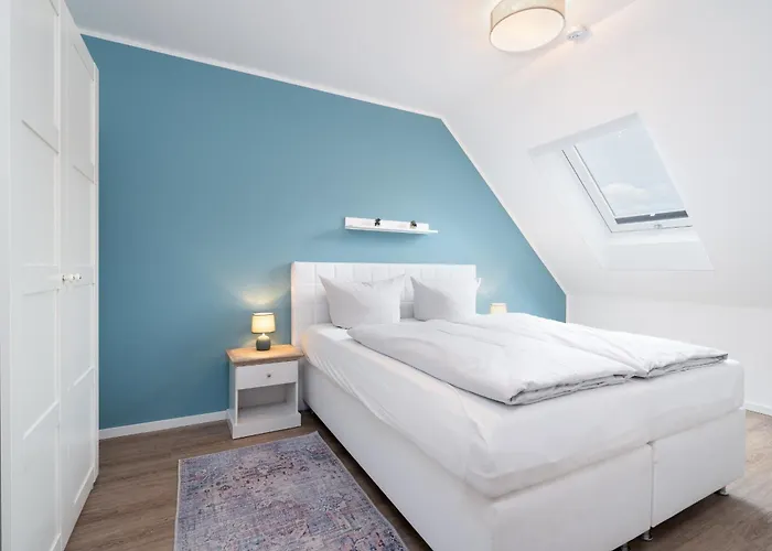 Sunseeker House No 2 *